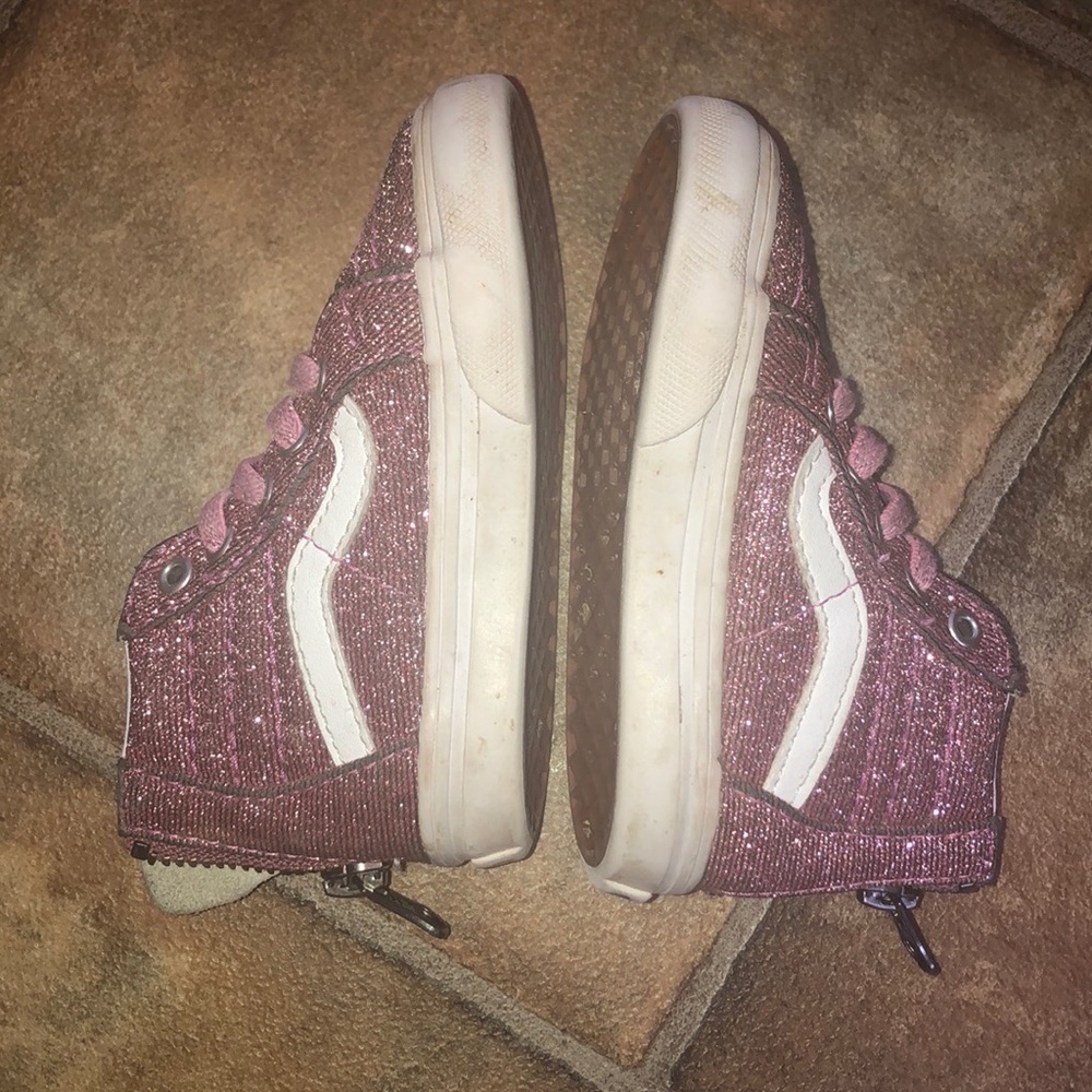 Vans - Picture 5 of 12